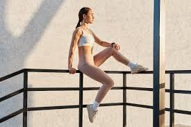 U22国足噩梦1分钟！蒯纪闻远射中柱，6打2防不住首次丢球